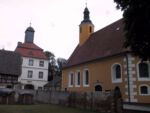 Torhaus und Kirche